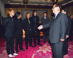 (1)China's Jiang meets Glay members